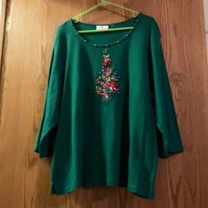 Cute embroidered and sequined 3/4 sleeve top
